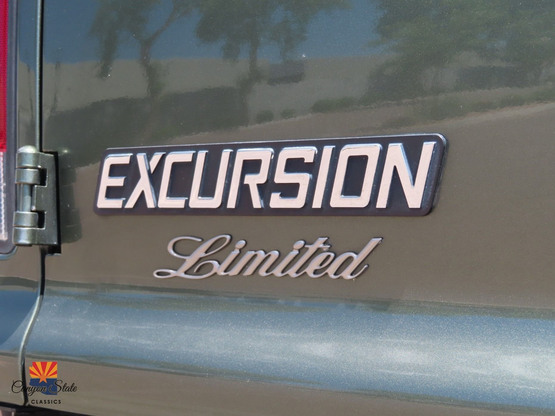 Sold: 2000 Ford Excursion