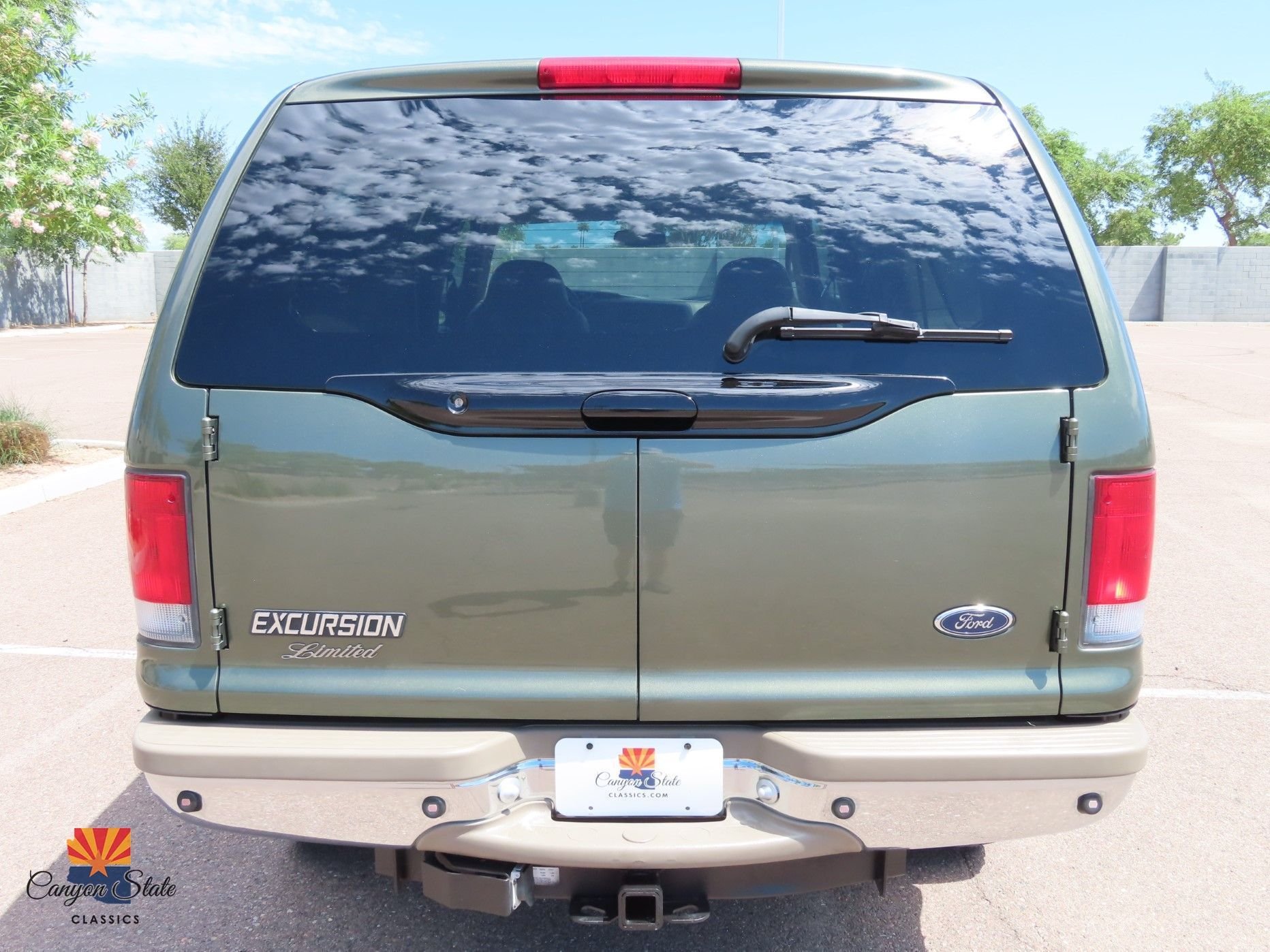 Sold: 2000 Ford Excursion