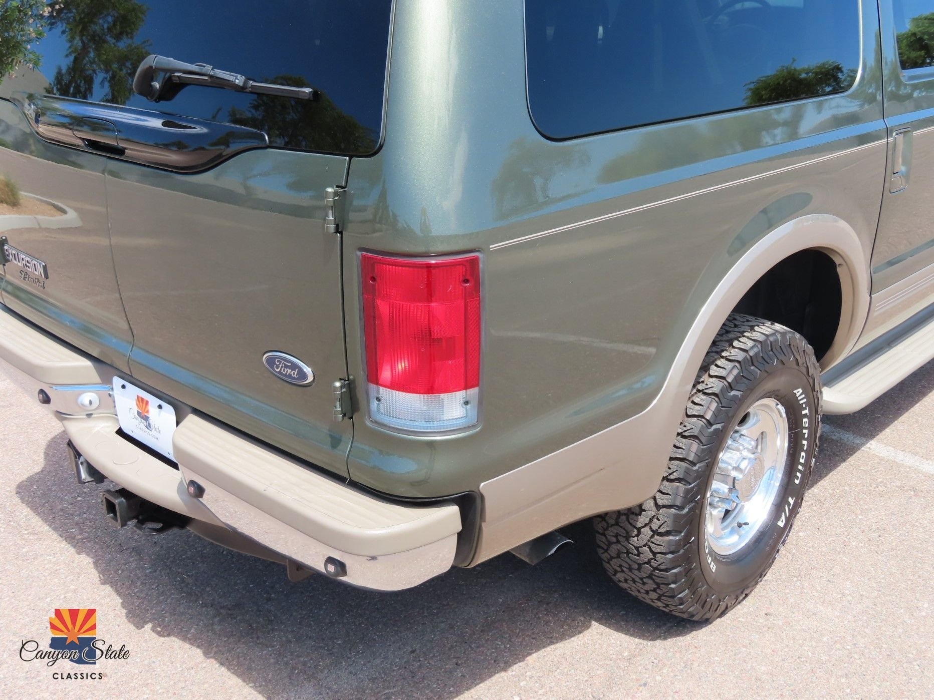 Sold: 2000 Ford Excursion
