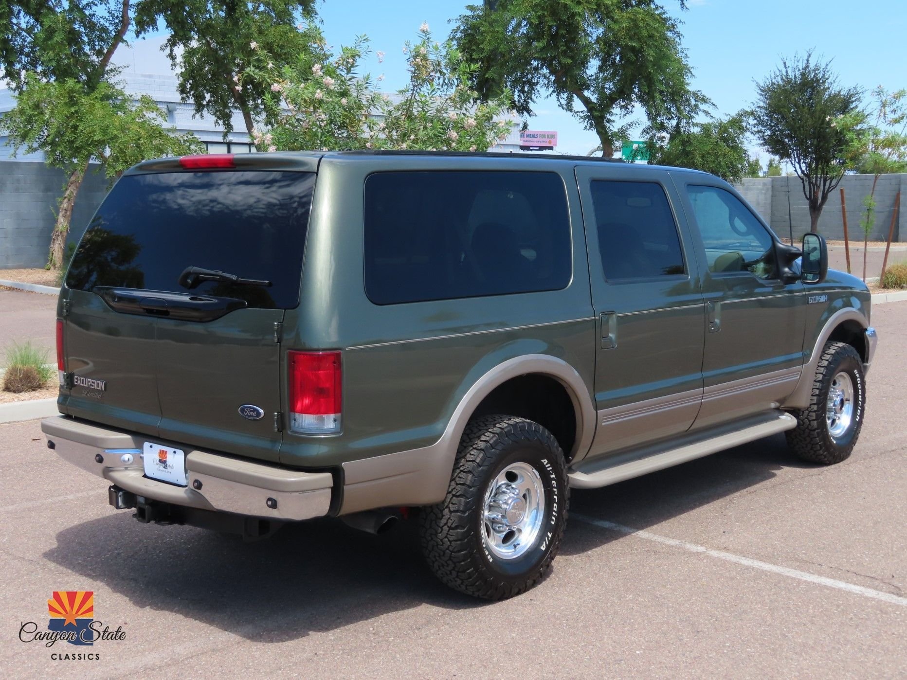 Sold: 2000 Ford Excursion