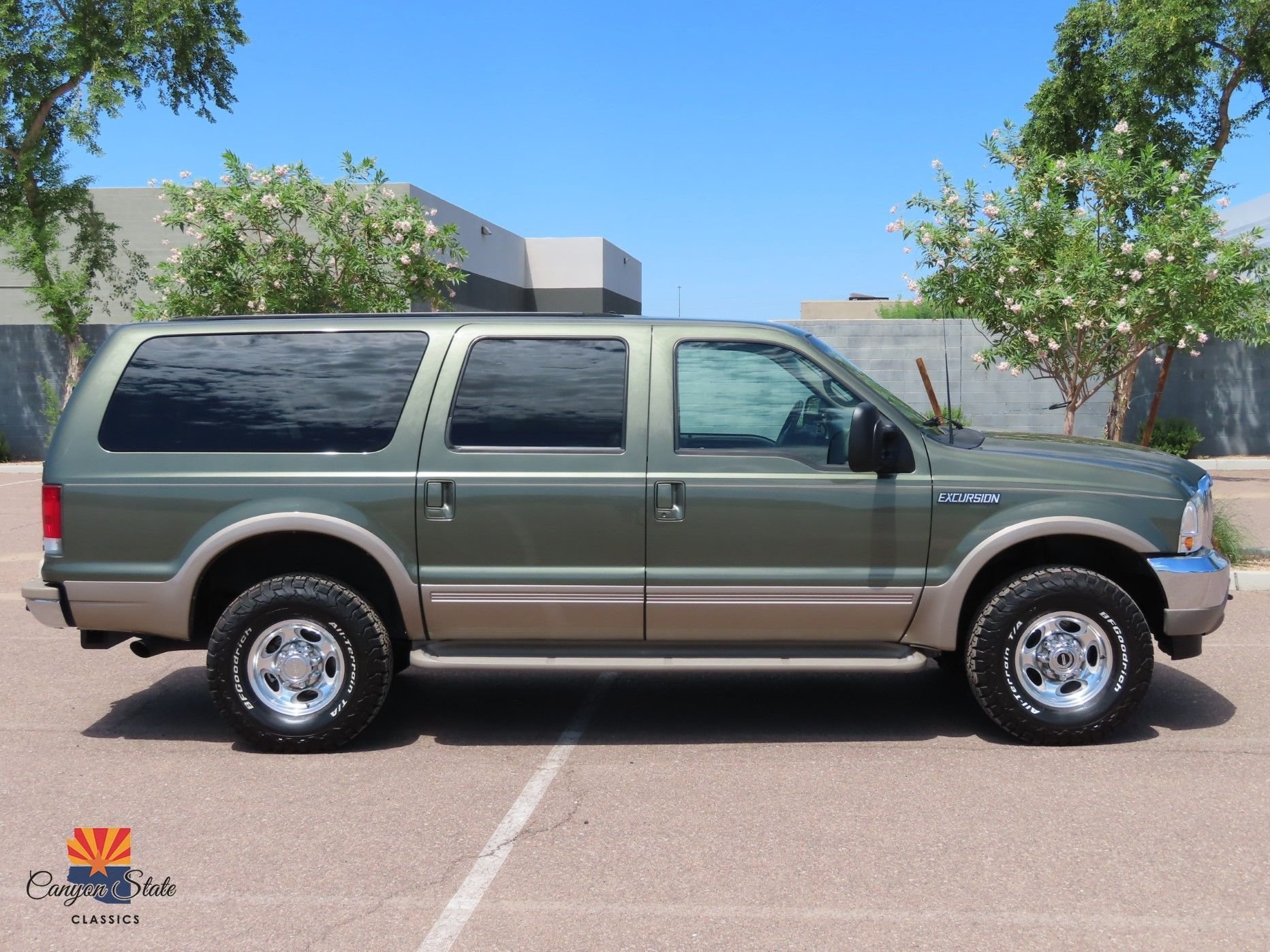 Sold: 2000 Ford Excursion
