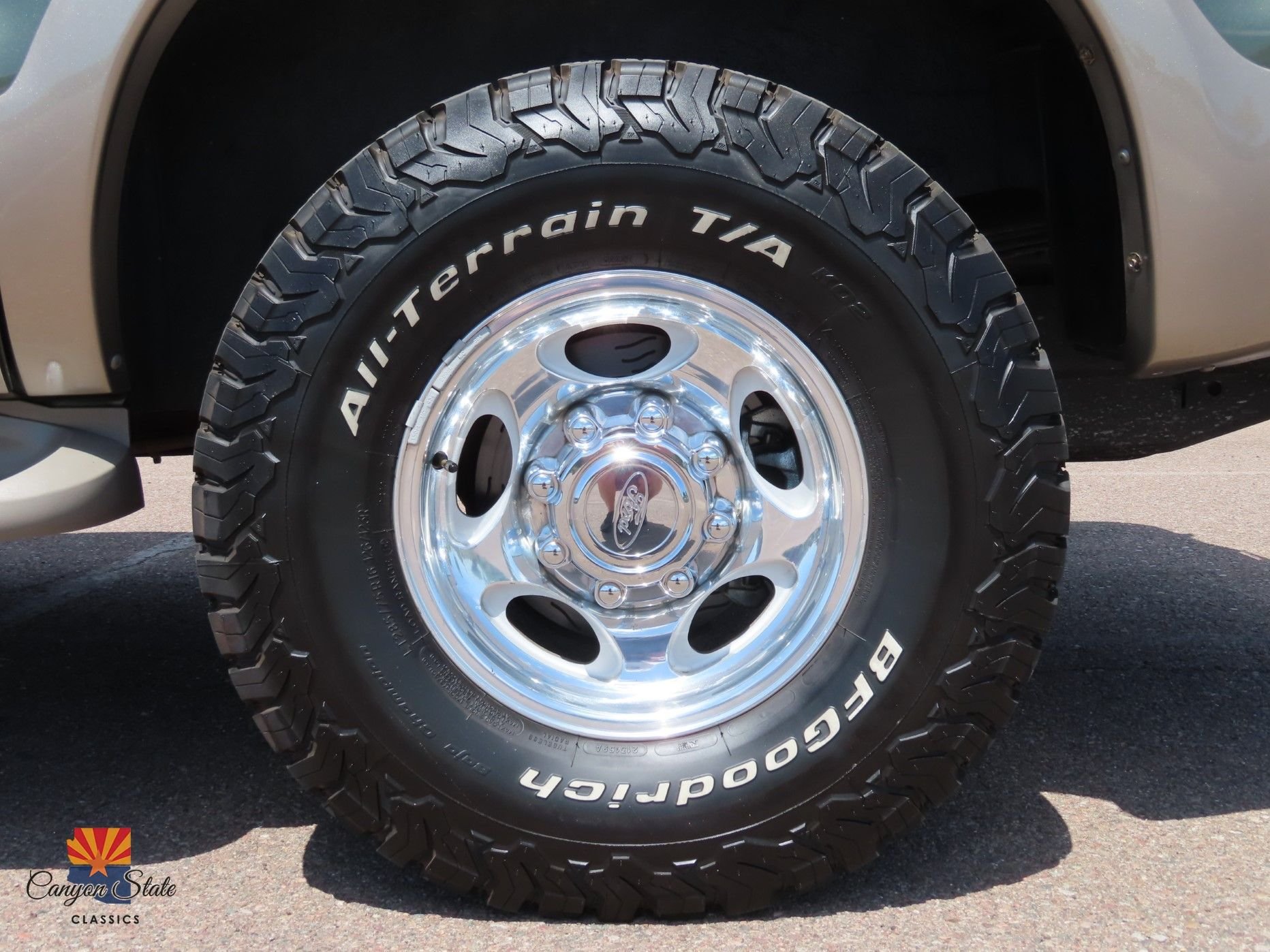 Sold: 2000 Ford Excursion