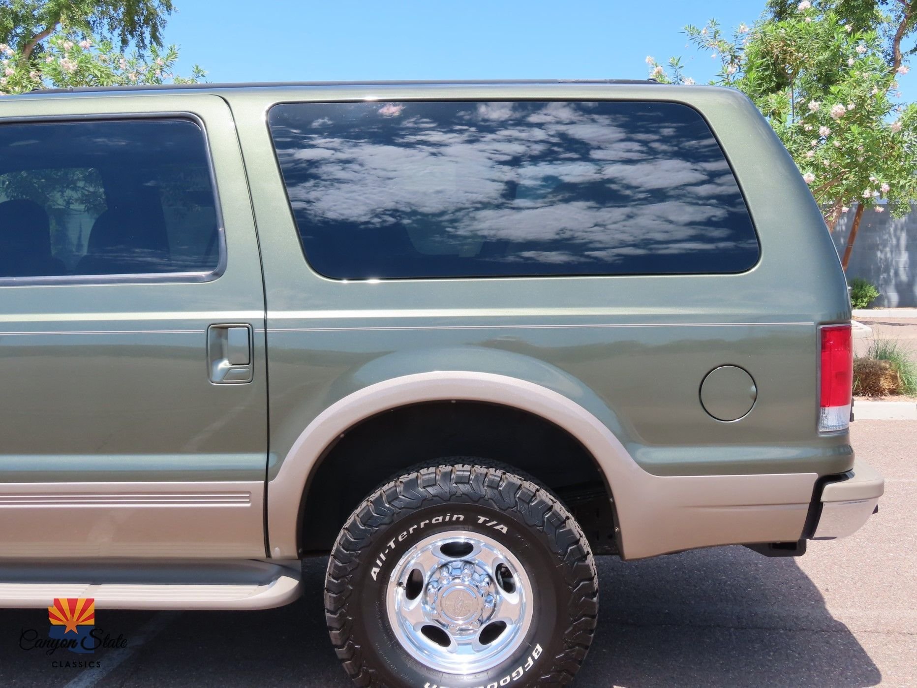 Sold: 2000 Ford Excursion