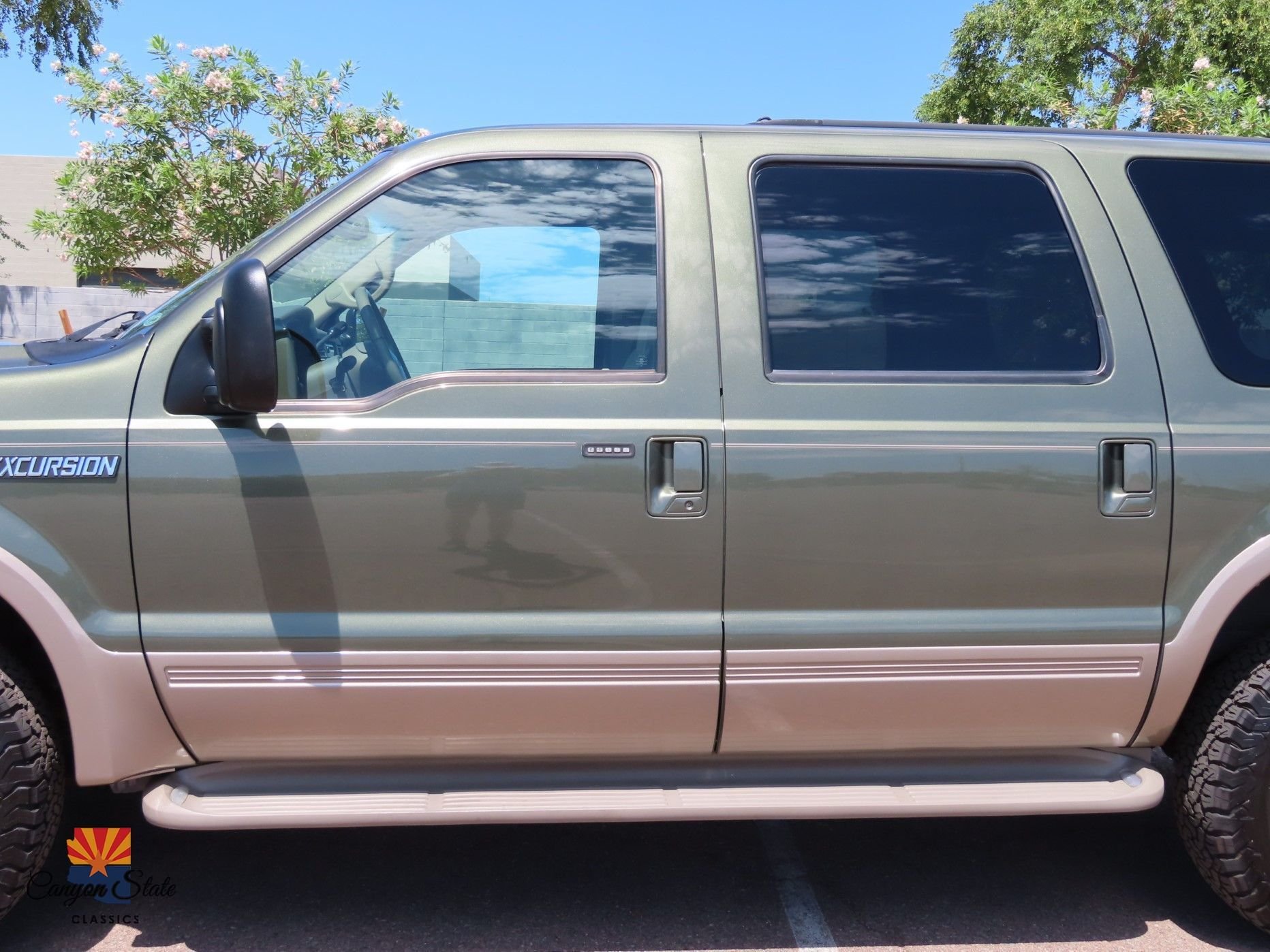 Sold: 2000 Ford Excursion