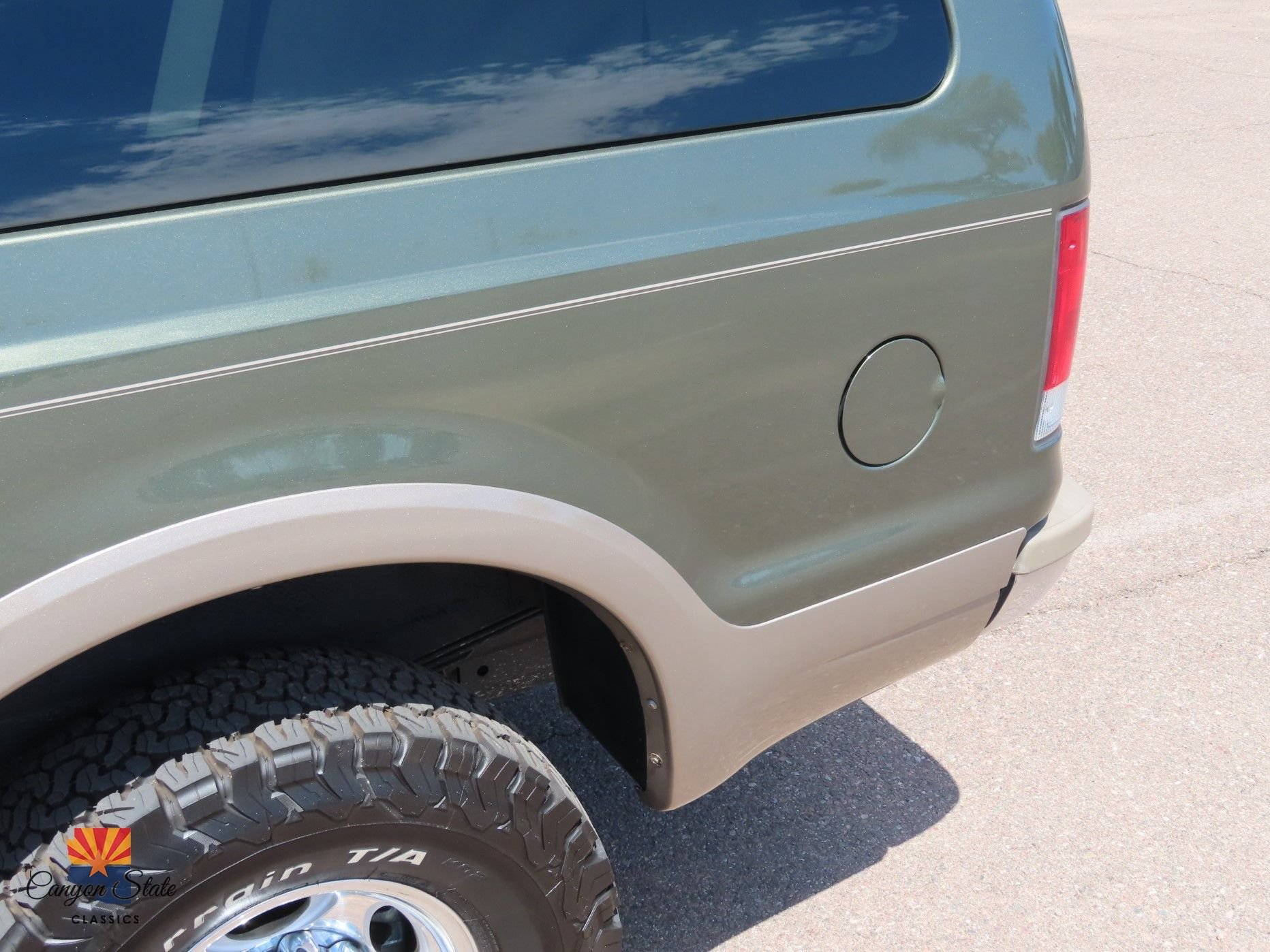 Sold: 2000 Ford Excursion