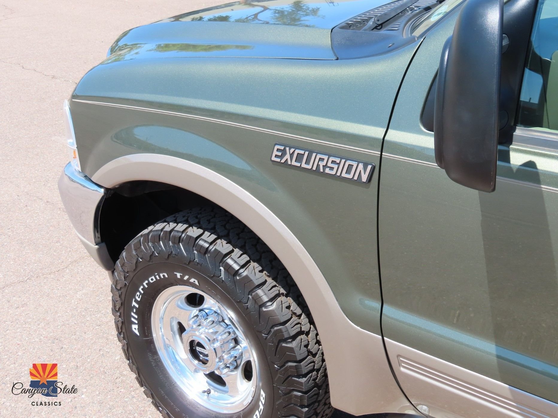 Sold: 2000 Ford Excursion