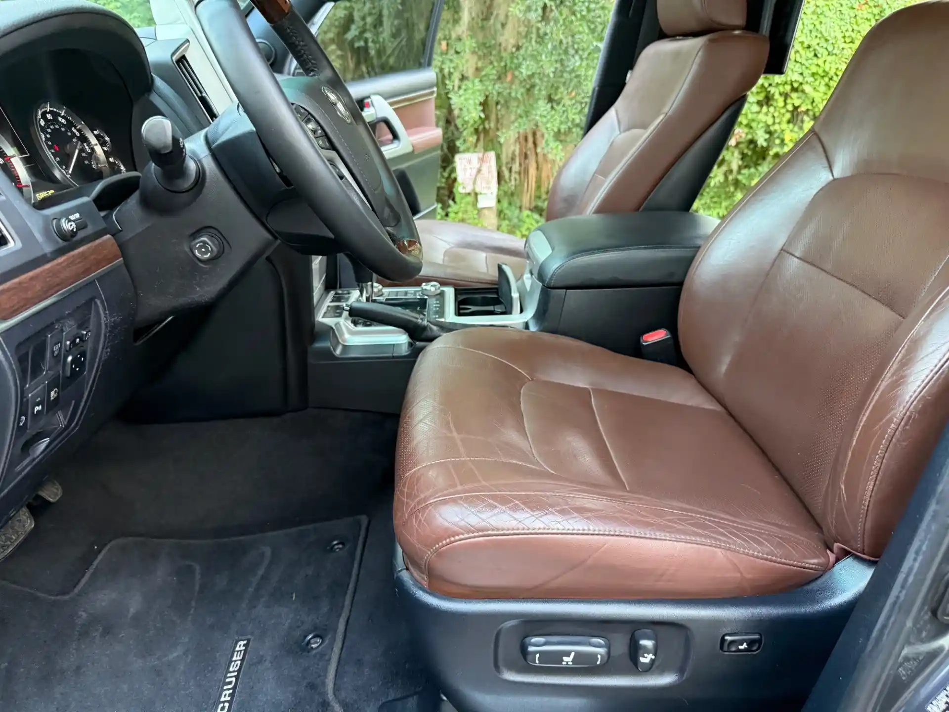 2016 Toyota Land Cruiser