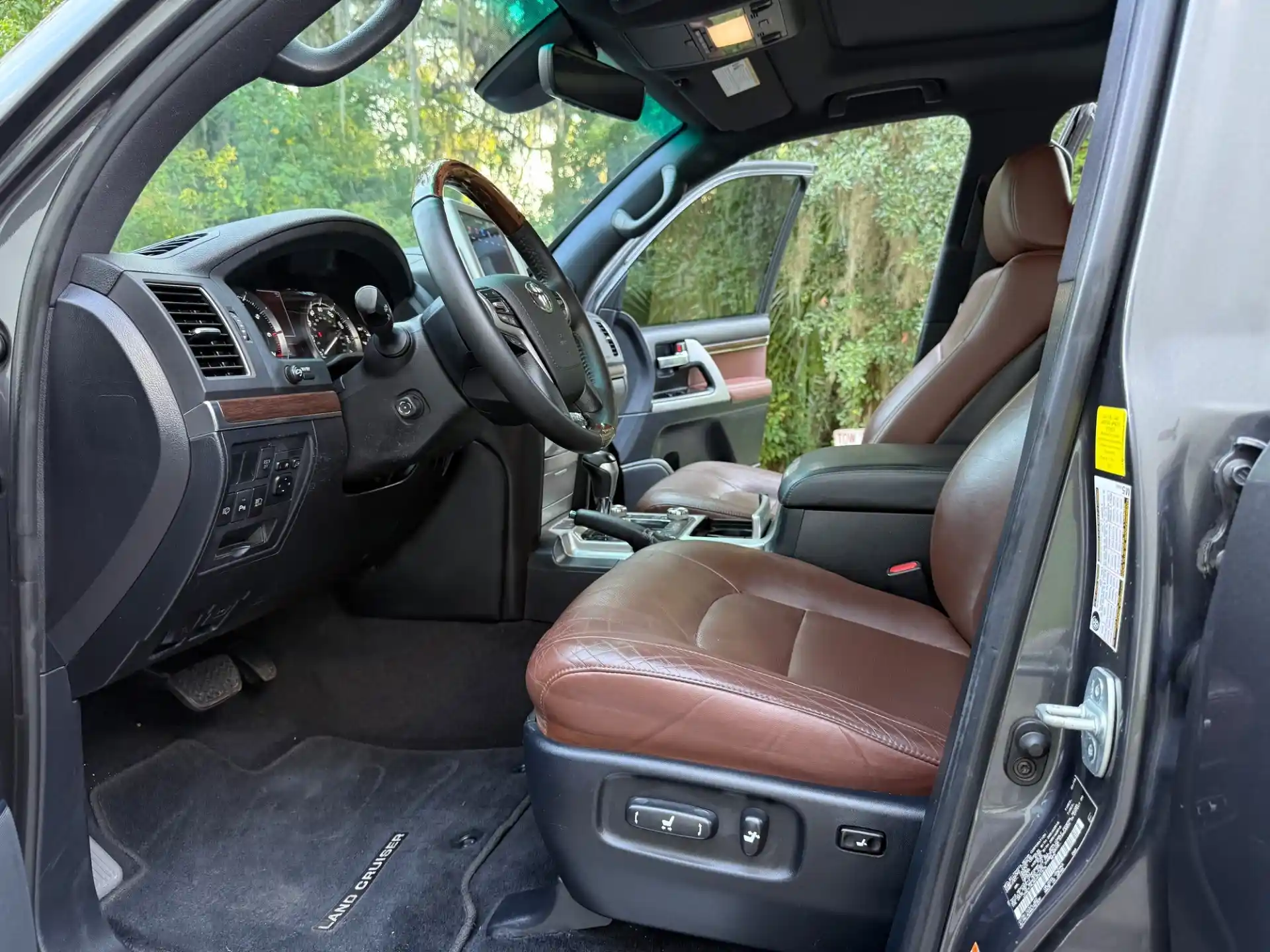 2016 Toyota Land Cruiser