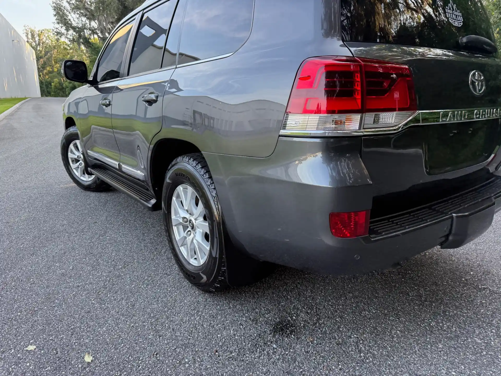 2016 Toyota Land Cruiser