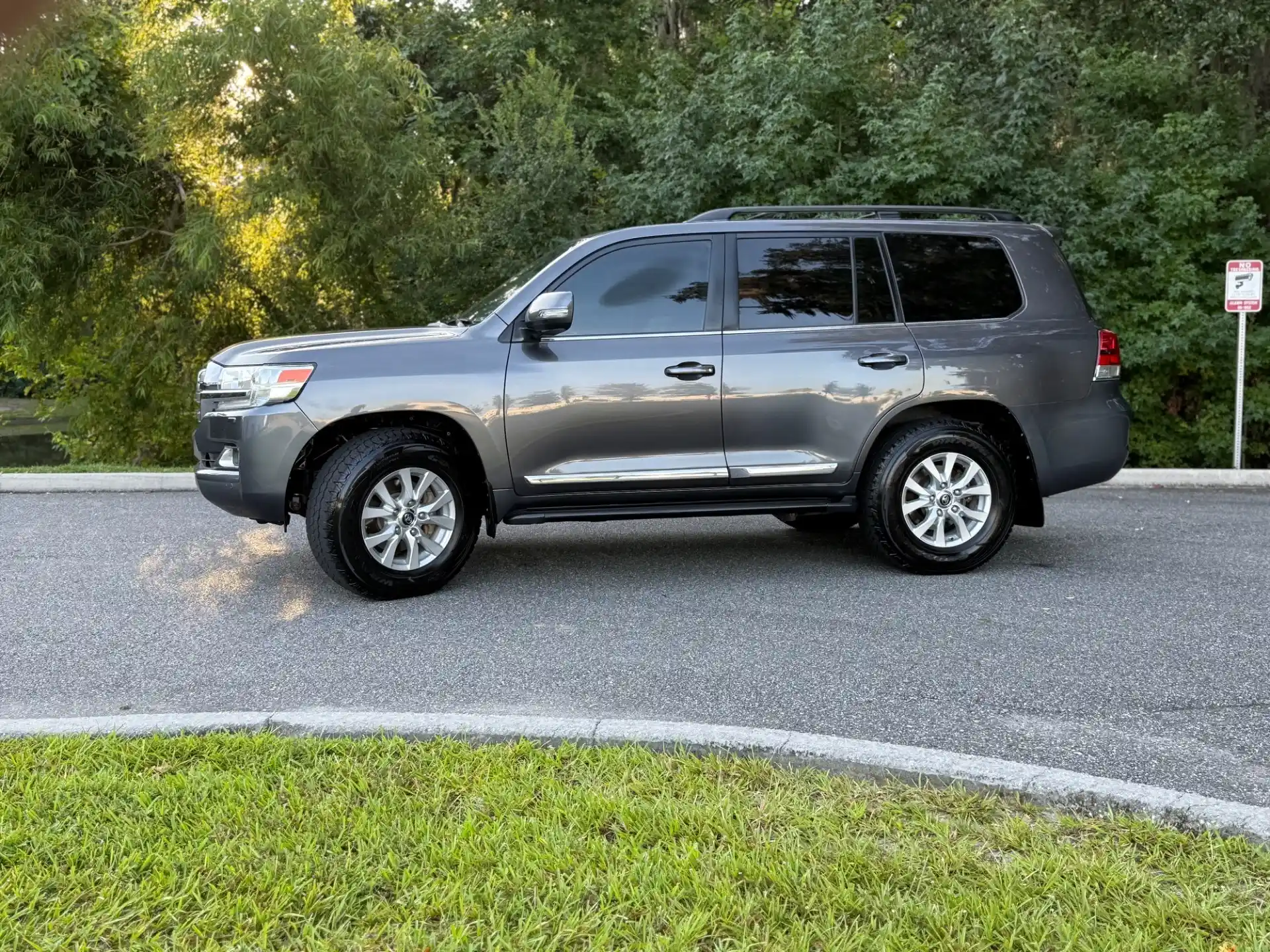 2016 Toyota Land Cruiser