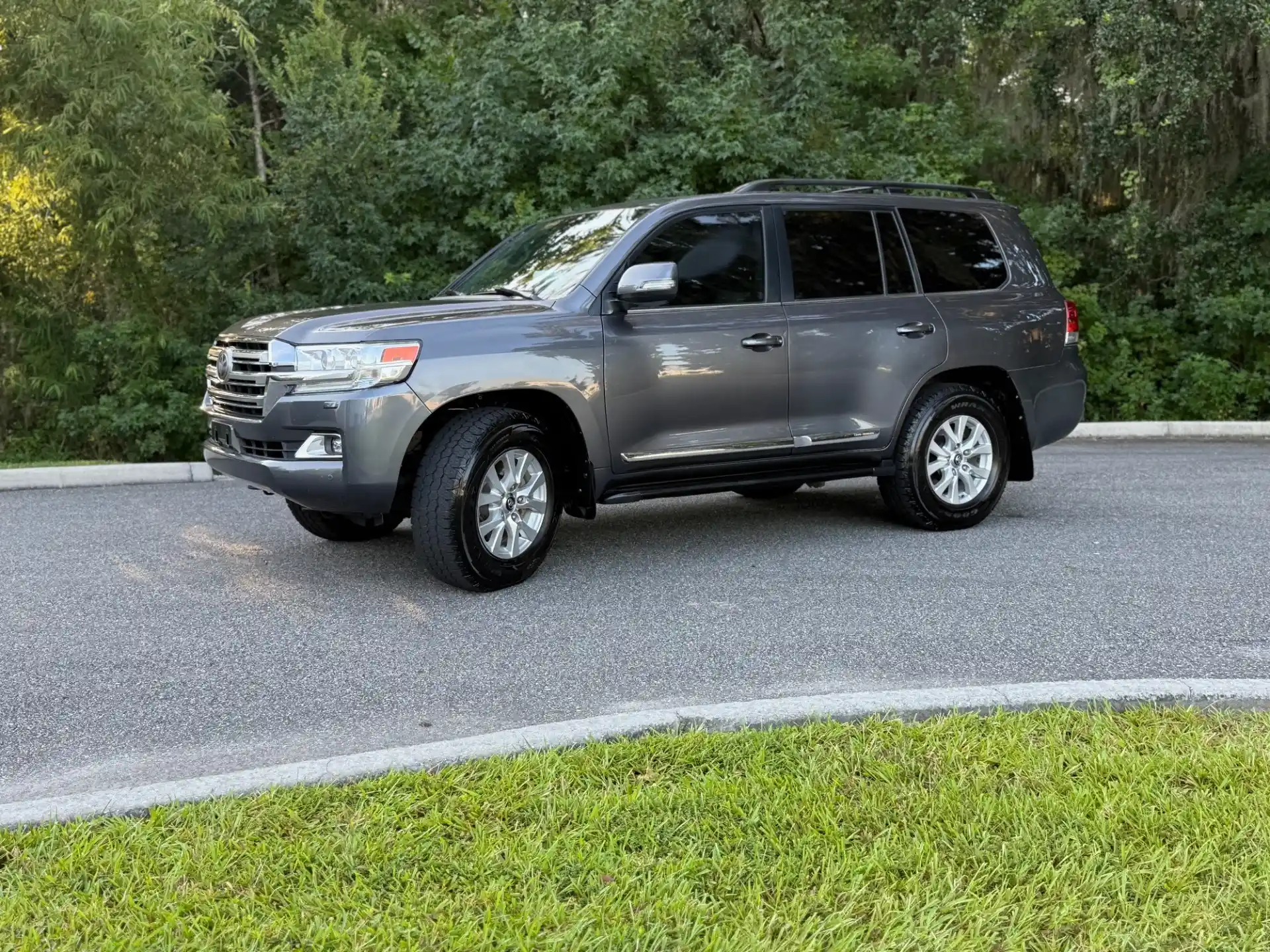 2016 Toyota Land Cruiser