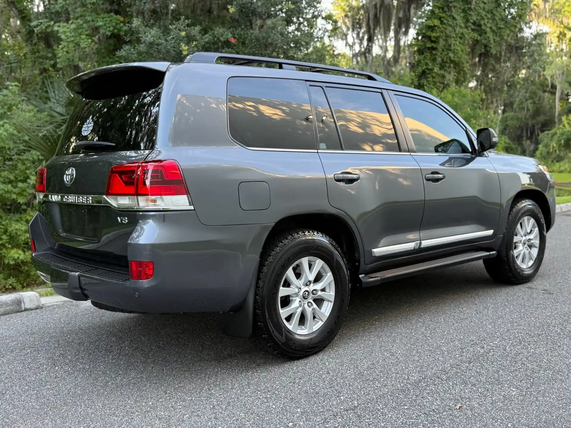 2016 Toyota Land Cruiser