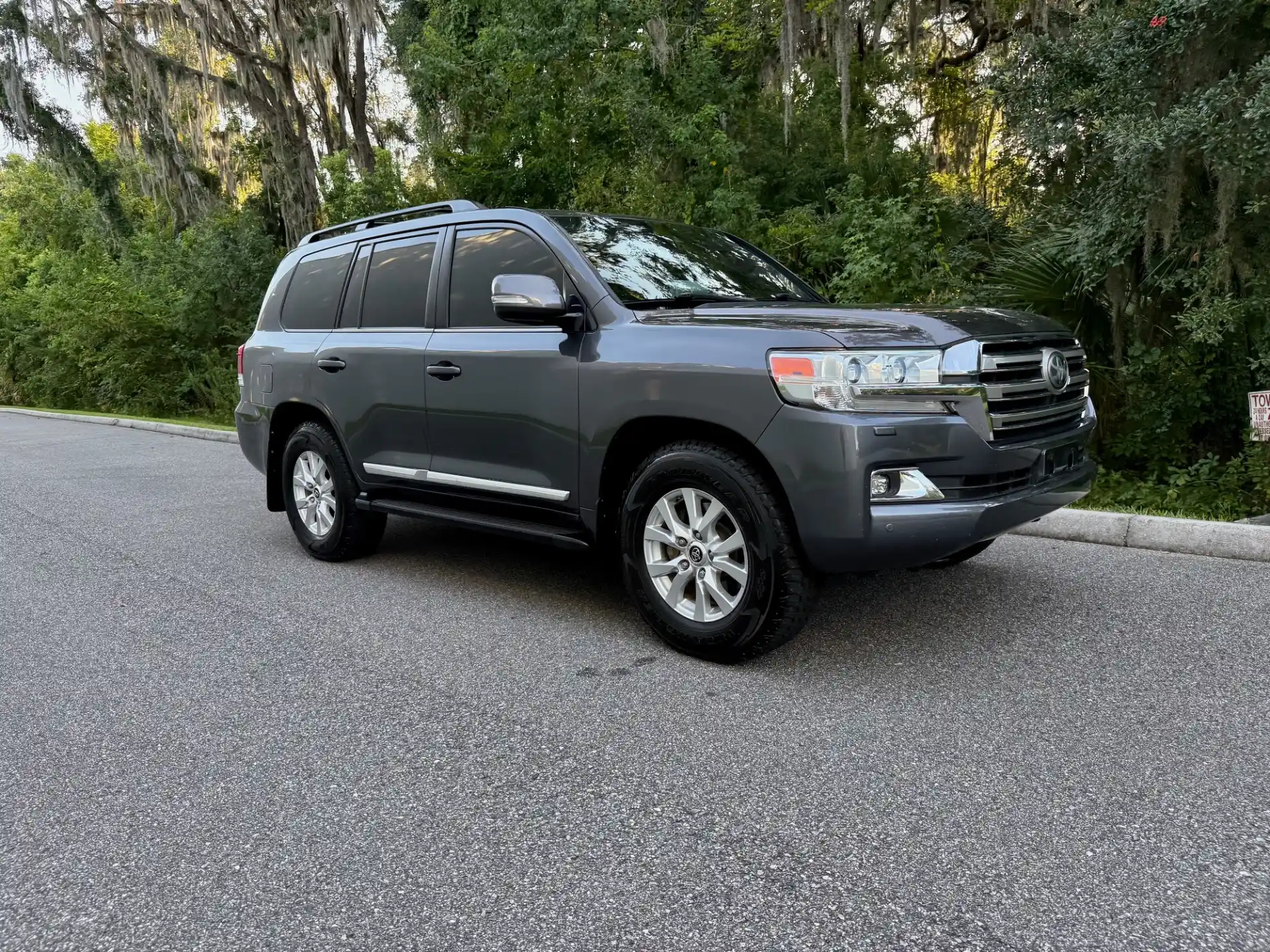 2016 Toyota Land Cruiser