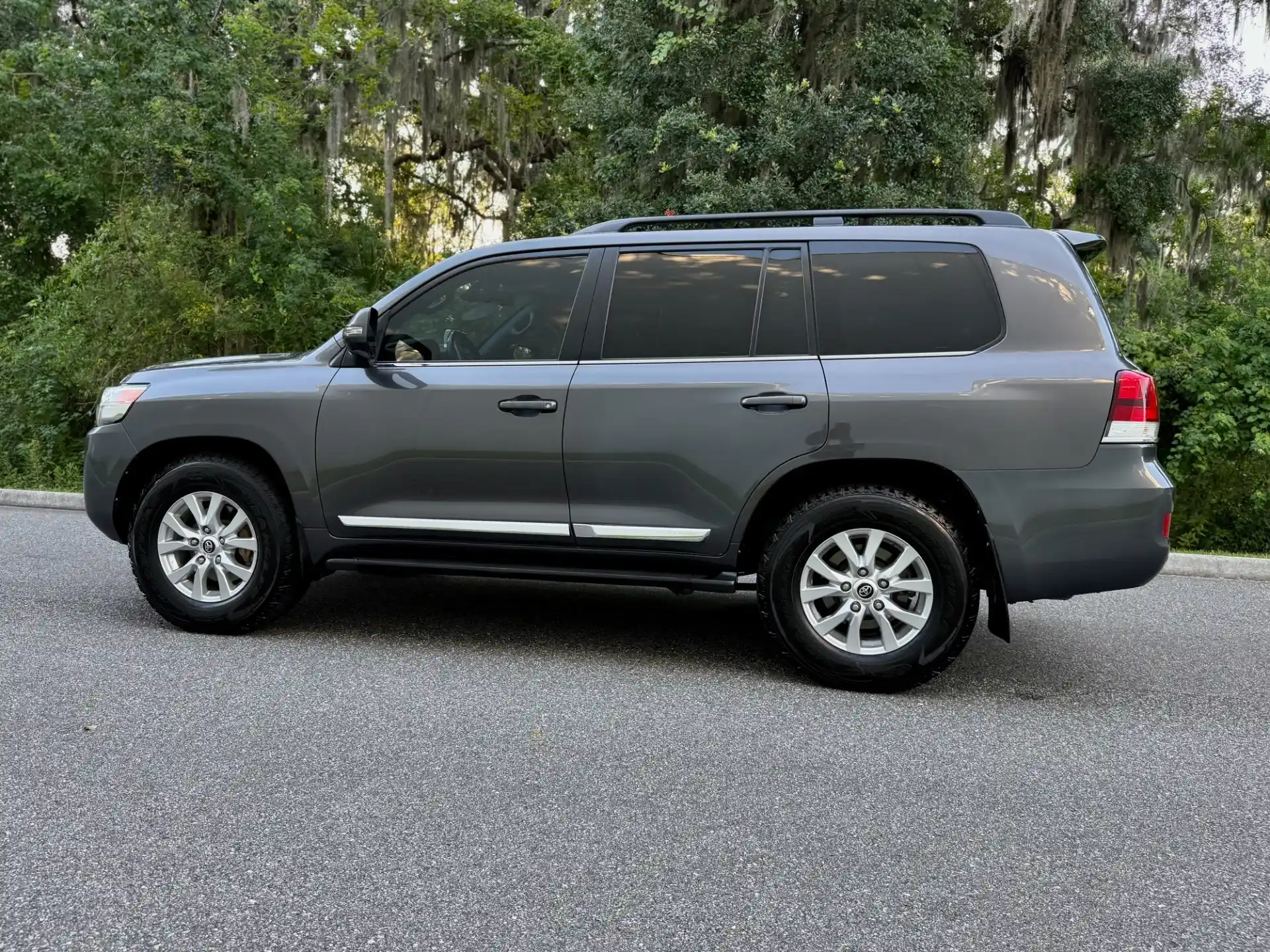 2016 Toyota Land Cruiser - 4