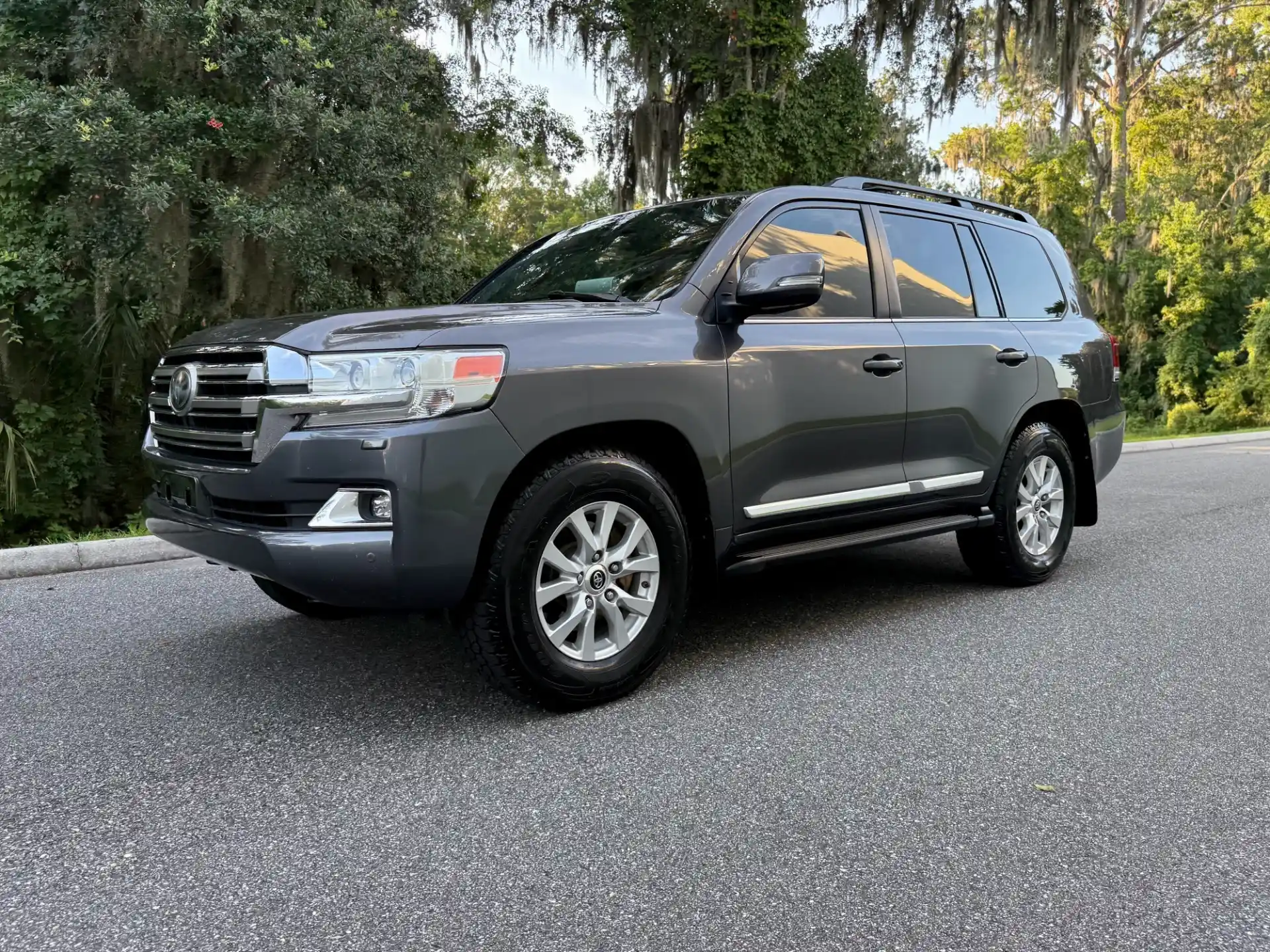2016 Toyota Land Cruiser - 3