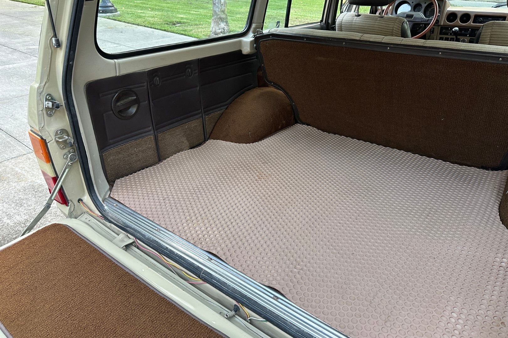 Sold: 1987 Toyota Land Cruiser FJ60