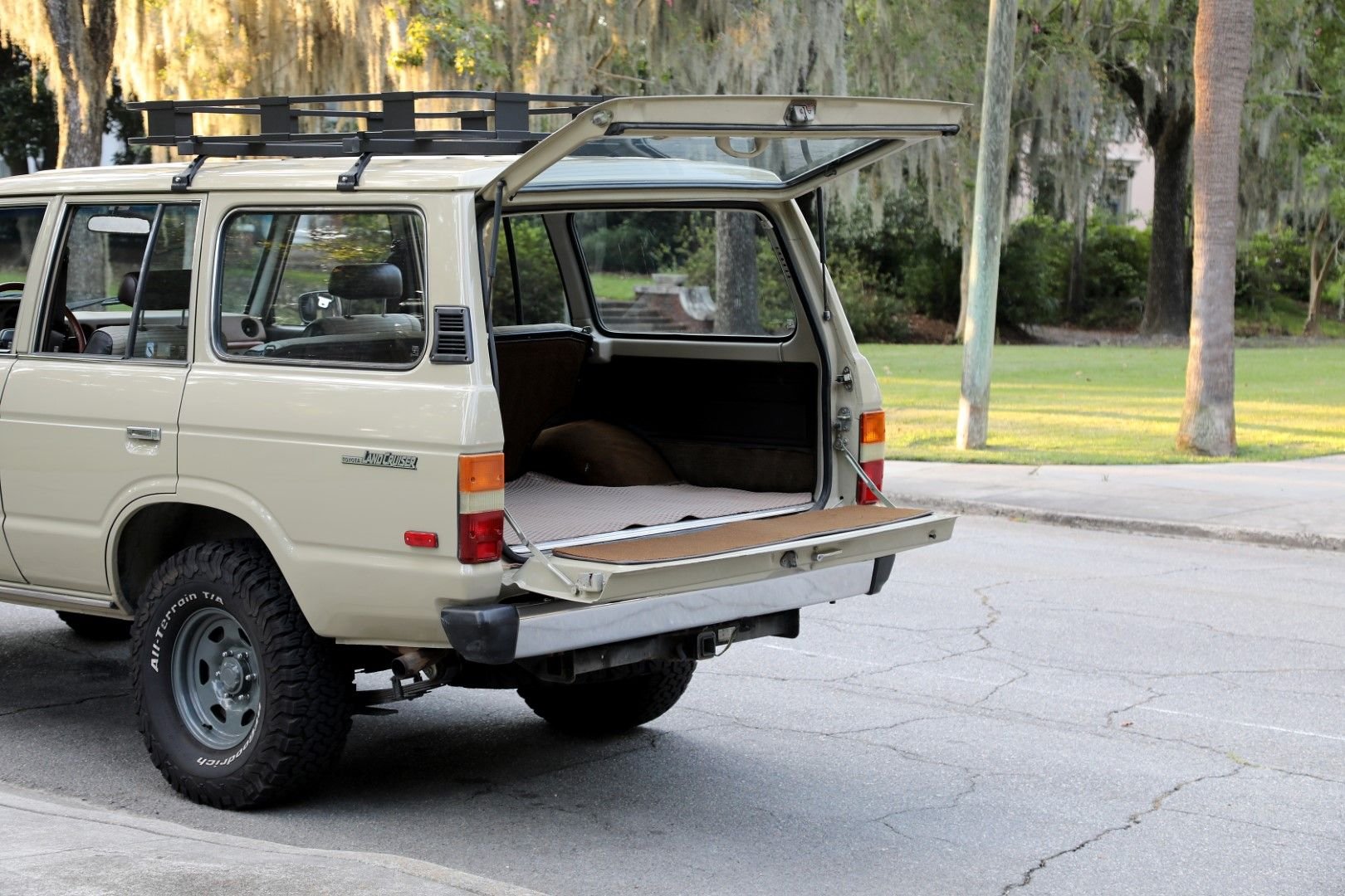 Sold: 1987 Toyota Land Cruiser FJ60