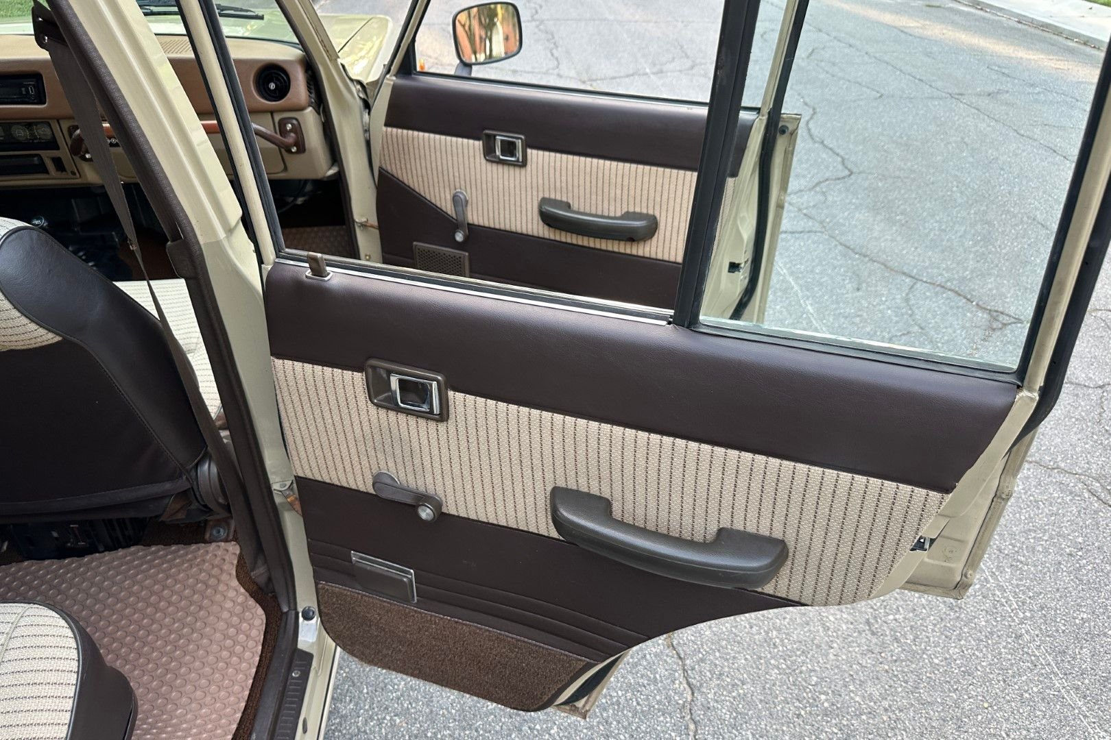 Sold: 1987 Toyota Land Cruiser FJ60