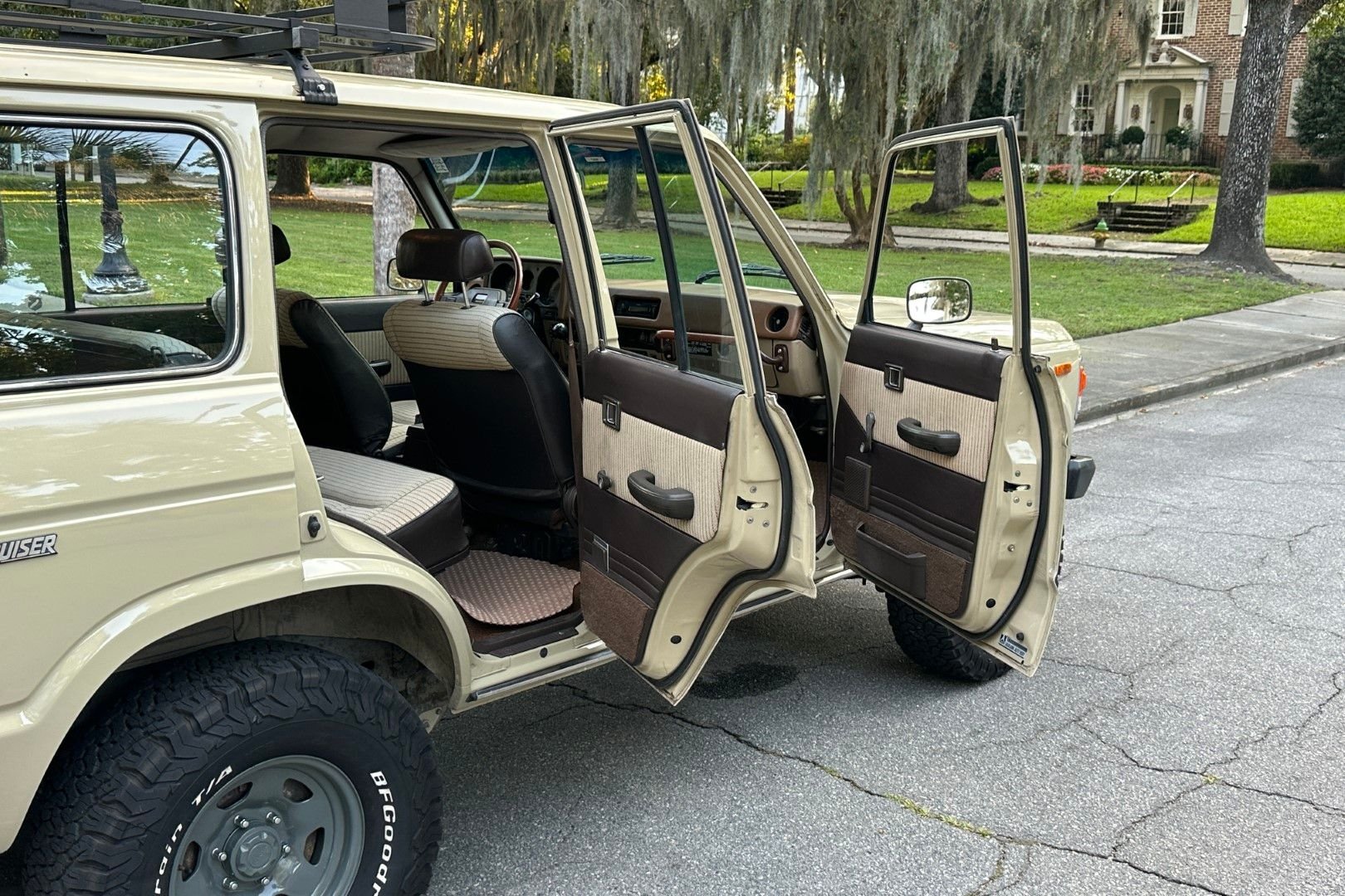 Sold: 1987 Toyota Land Cruiser FJ60
