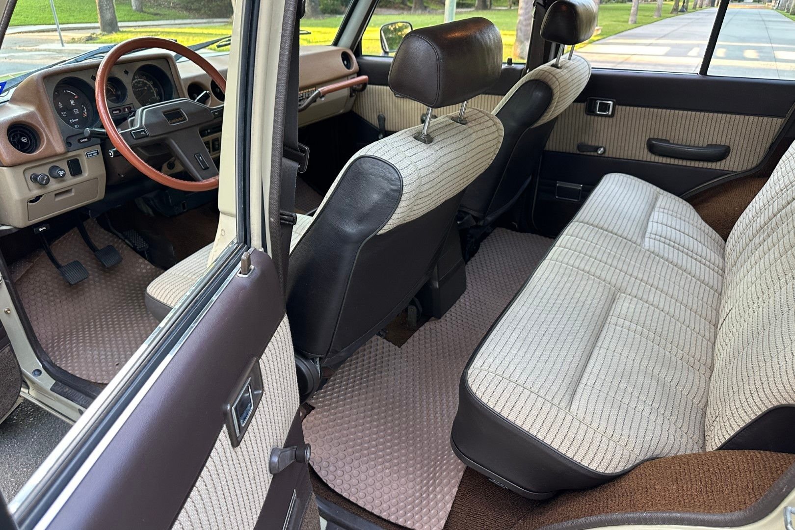 Sold: 1987 Toyota Land Cruiser FJ60