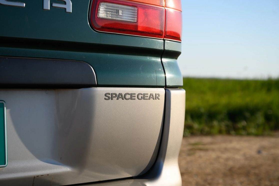 Auction: 1999 Mitsubishi Delica Space Gear Jasper