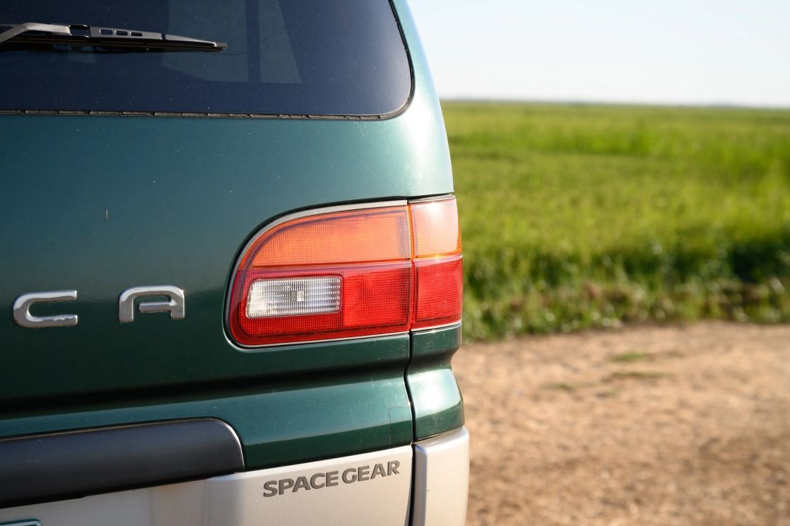 Auction: 1999 Mitsubishi Delica Space Gear Jasper