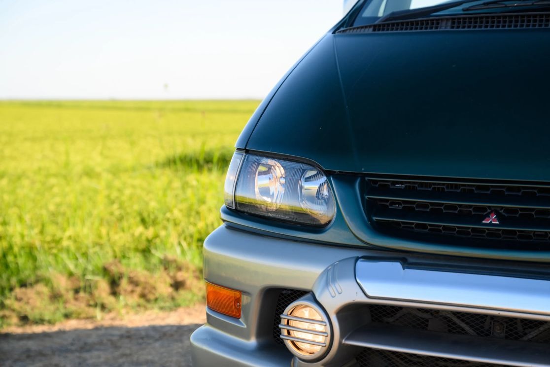 Auction: 1999 Mitsubishi Delica Space Gear Jasper
