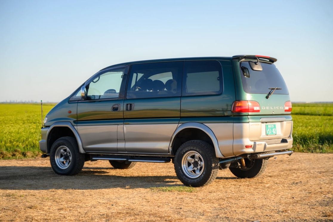 Auction: 1999 Mitsubishi Delica Space Gear Jasper