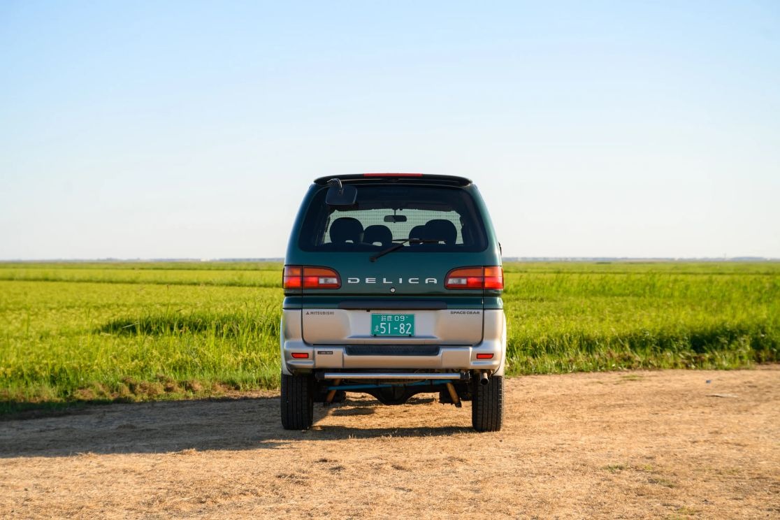 Auction: 1999 Mitsubishi Delica Space Gear Jasper