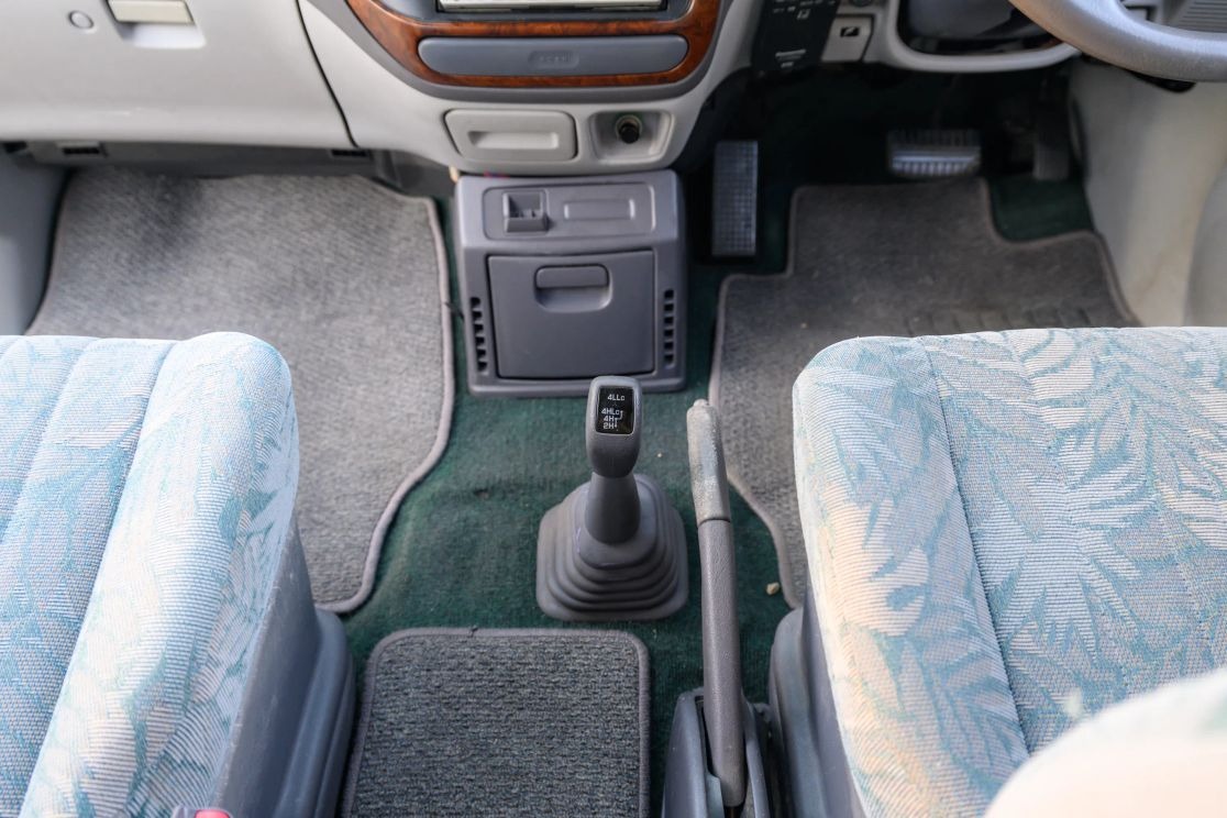 Auction: 1999 Mitsubishi Delica Space Gear Jasper