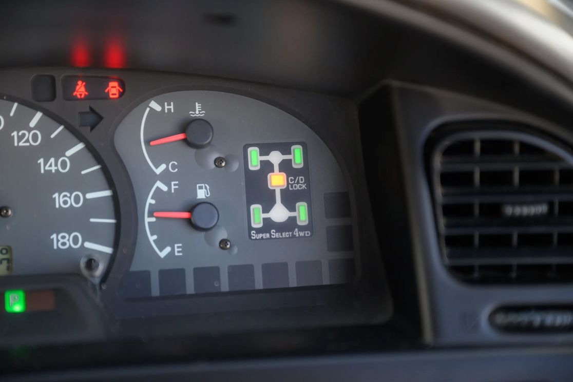 Auction: 1999 Mitsubishi Delica Space Gear Jasper