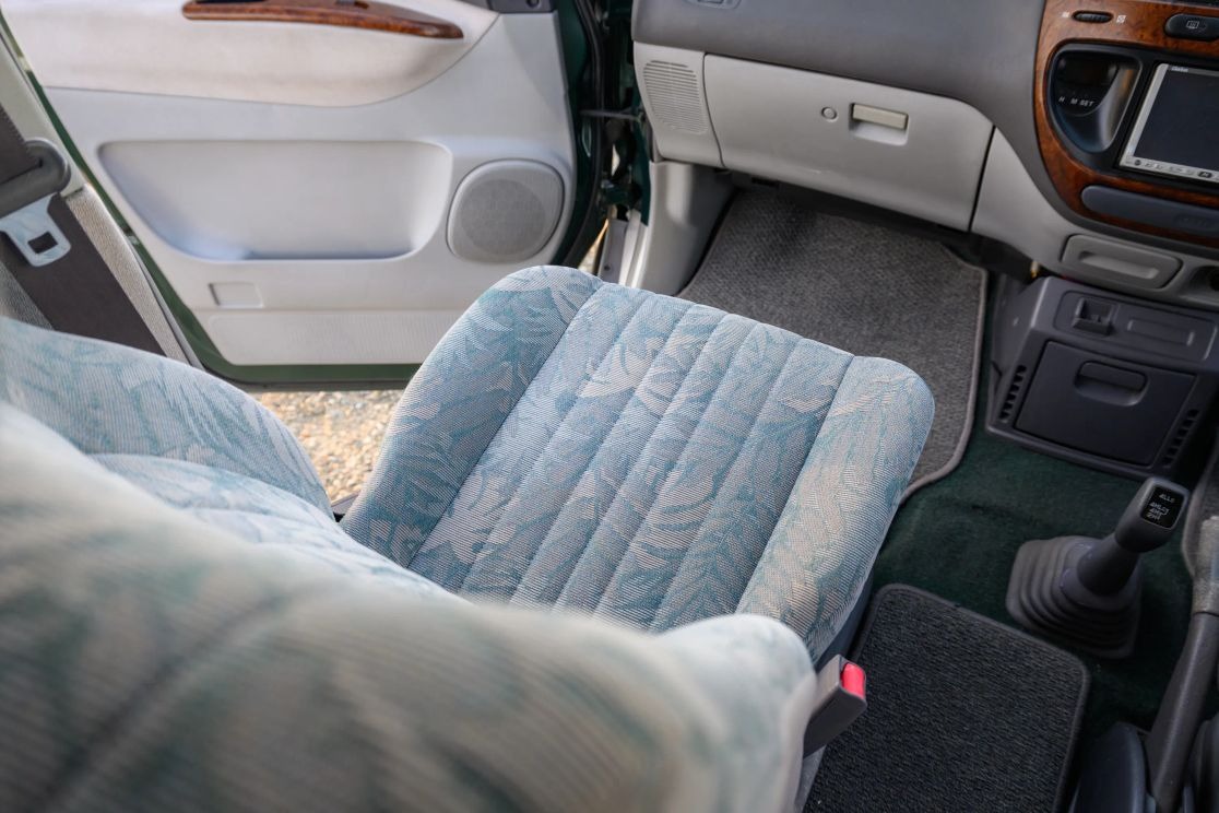 Auction: 1999 Mitsubishi Delica Space Gear Jasper