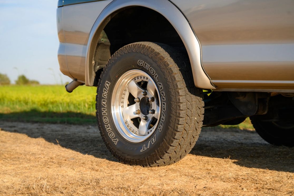 Auction: 1999 Mitsubishi Delica Space Gear Jasper