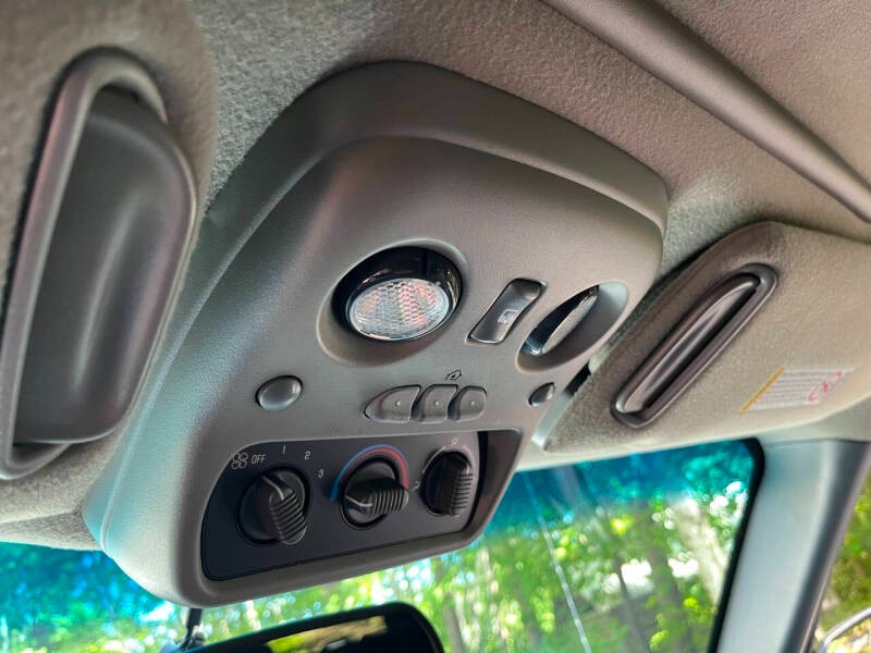 2000 Chevrolet Suburban 2500 LS