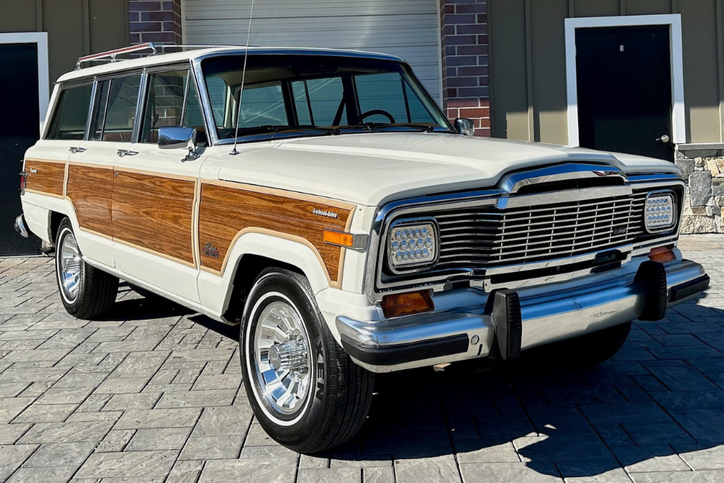 Sold: 1982 Jeep Wagoneer Limited-1