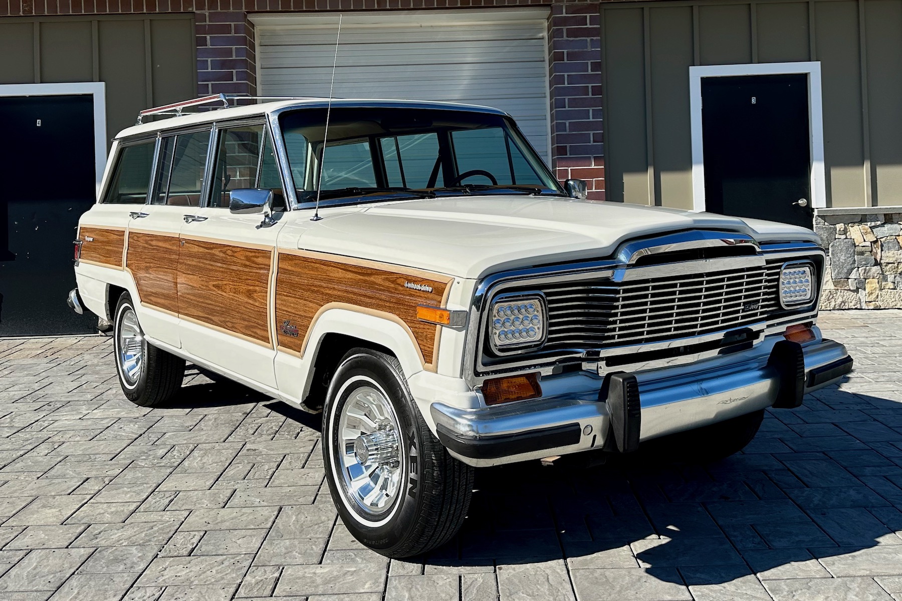 Sold: 1982 Jeep Wagoneer Limited