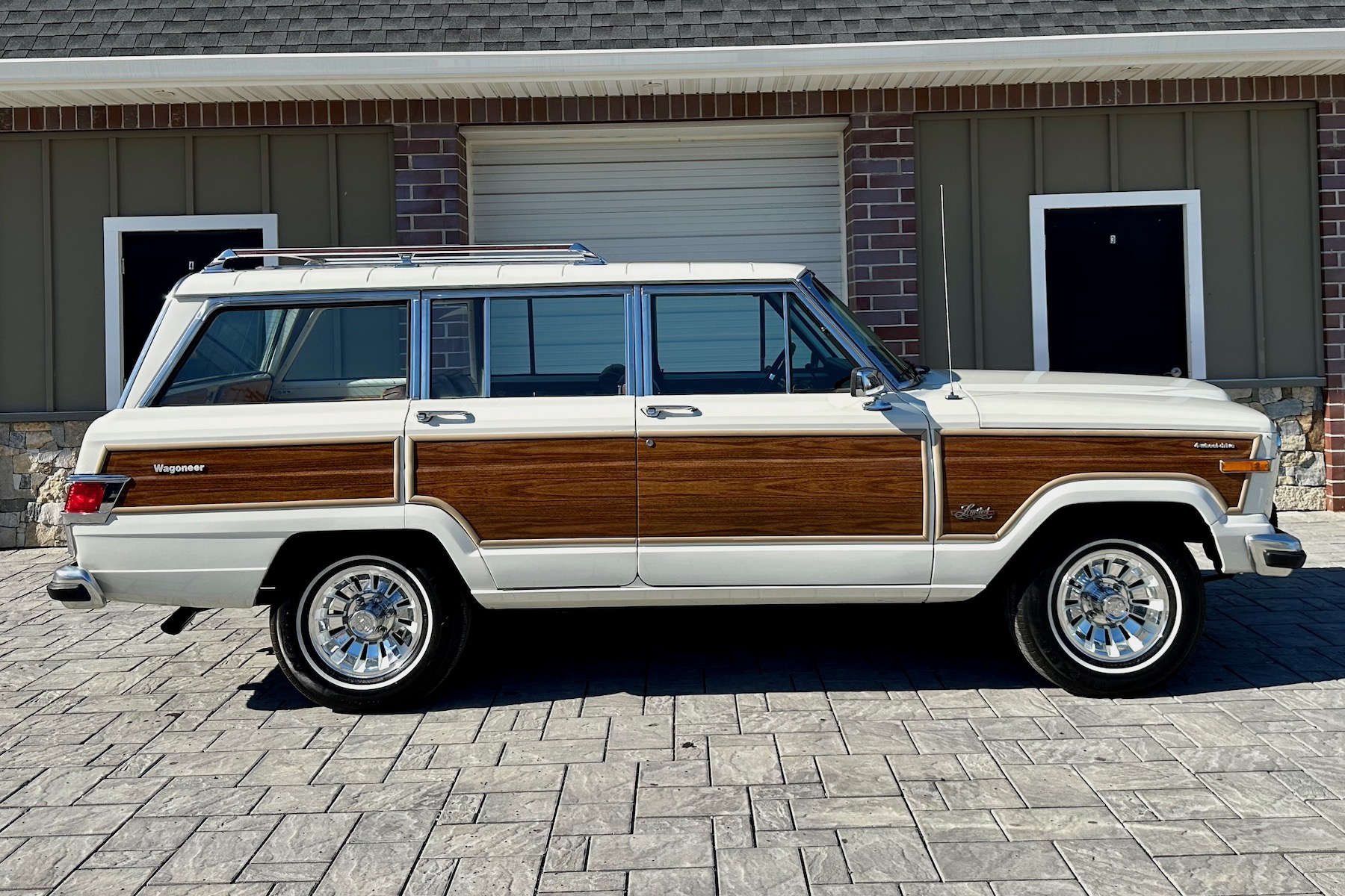 Sold: 1982 Jeep Wagoneer Limited
