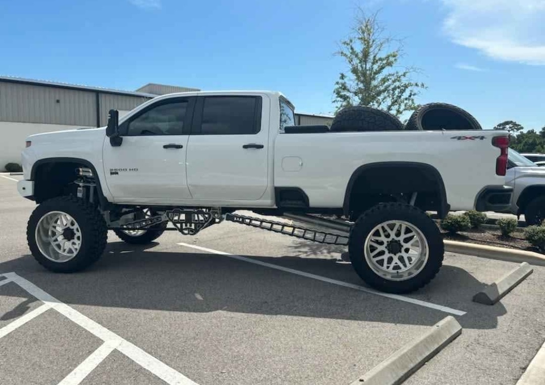 Custom 2022 Chevrolet Silverado 2500 - 3