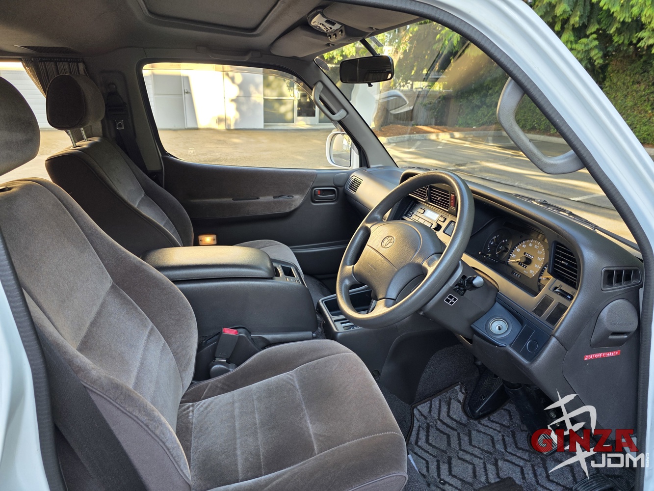 1996 Toyota HiAce Living Saloon