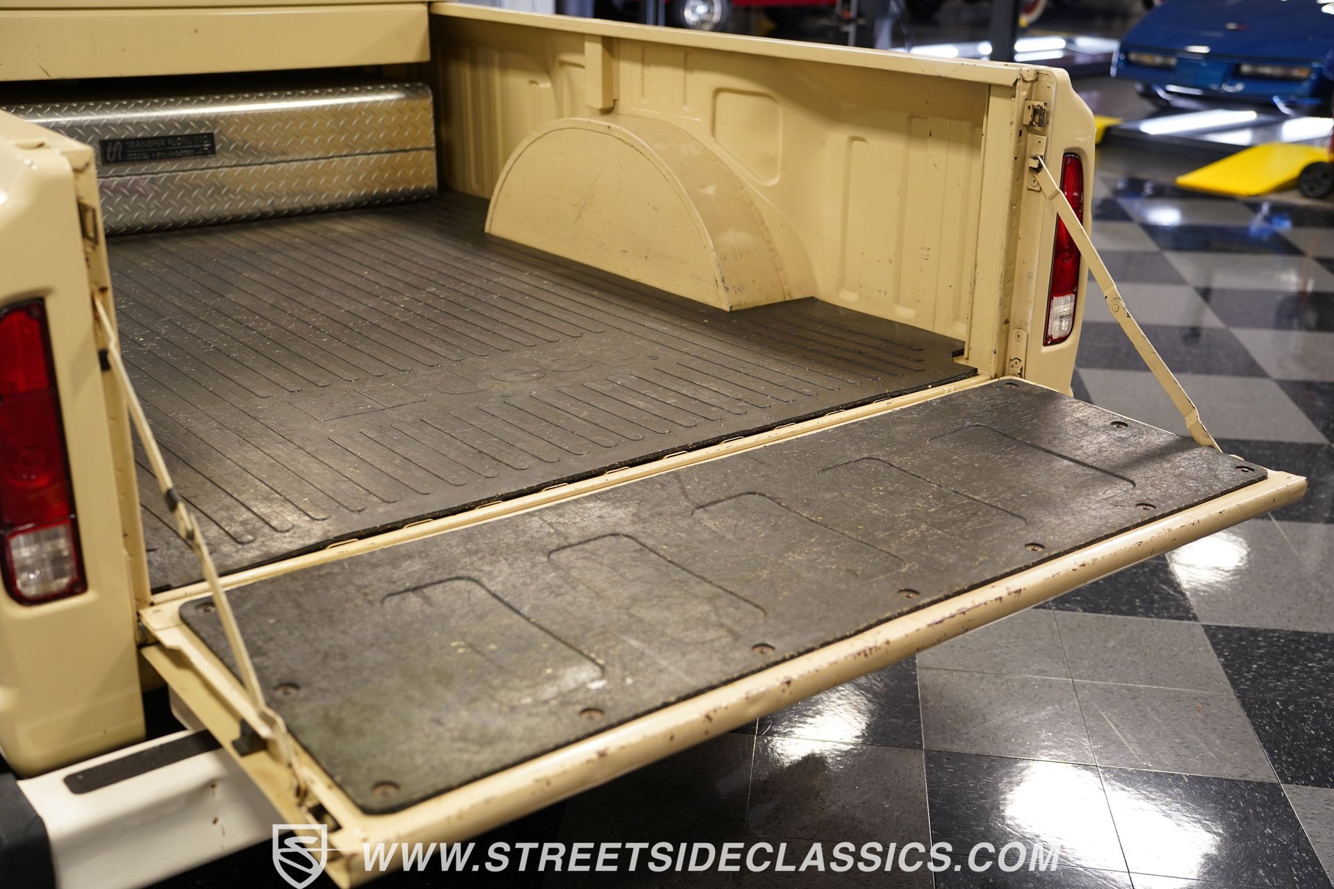 1985 Jeep J10 Pioneer 4×4 - 4