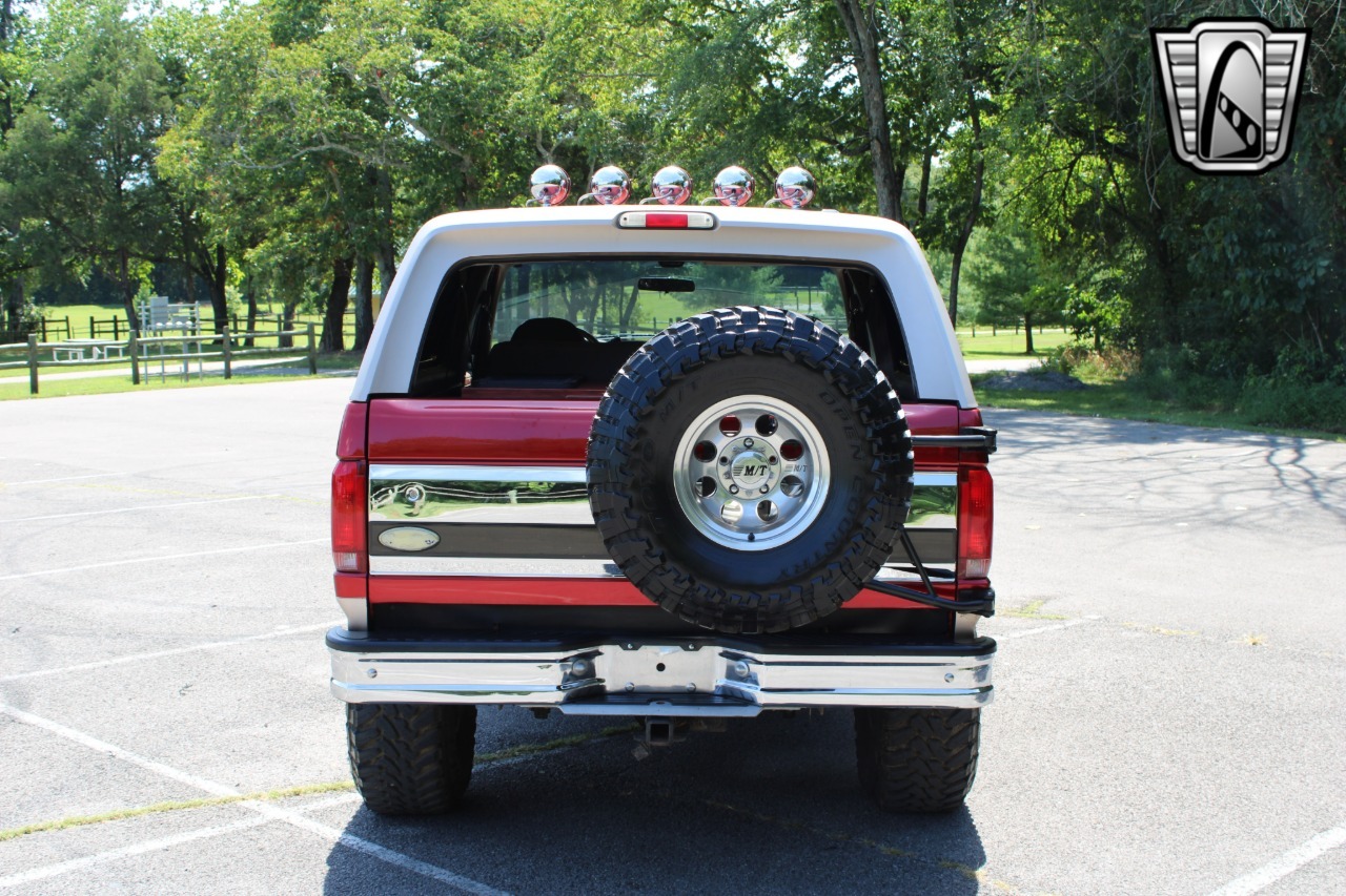 1996 Ford Bronco Eddie Bauer - 4