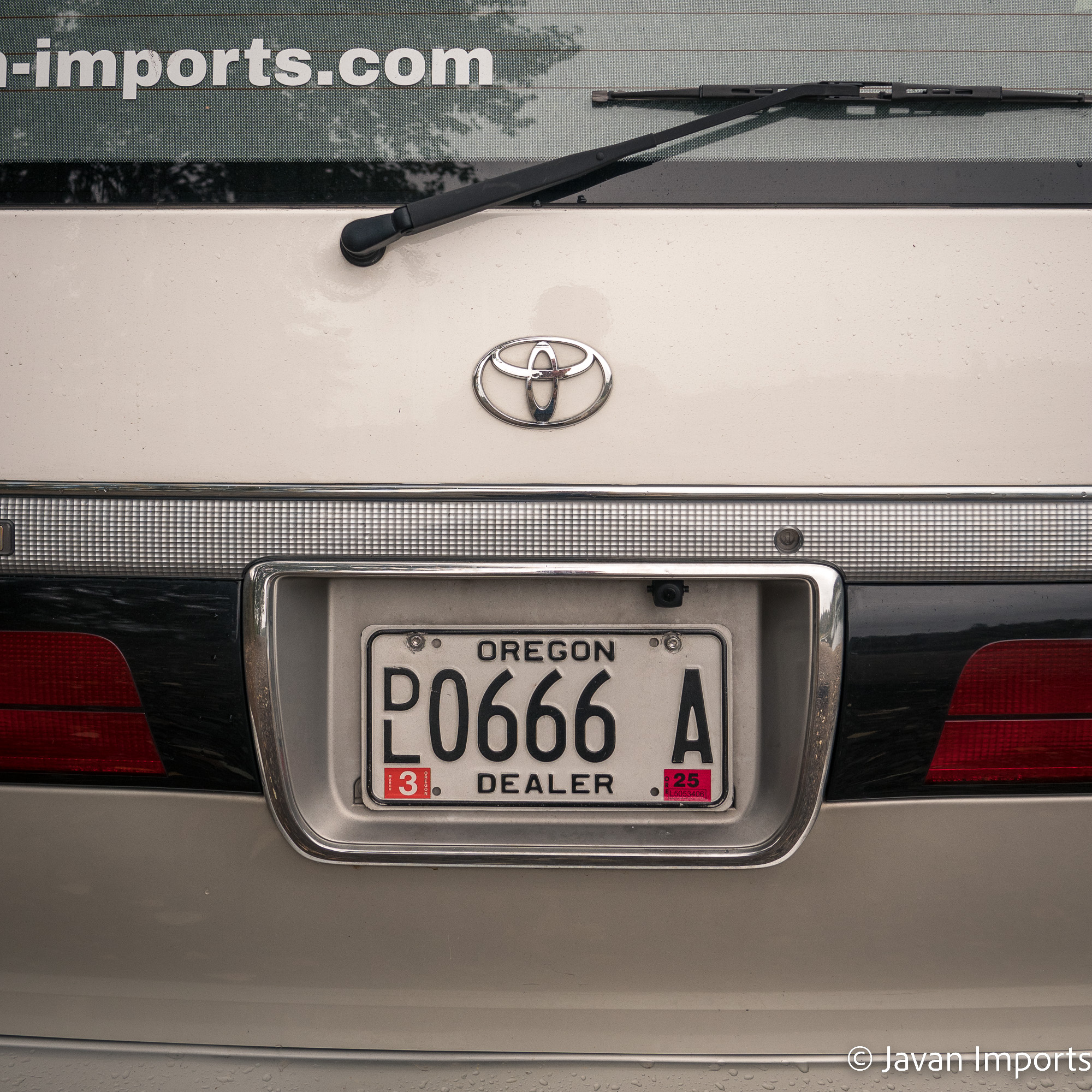 Sold: 1997 Toyota HiAce Living Saloon Triple EX