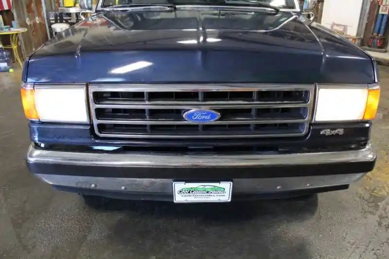 1990 Ford F-150 XLT Lariat