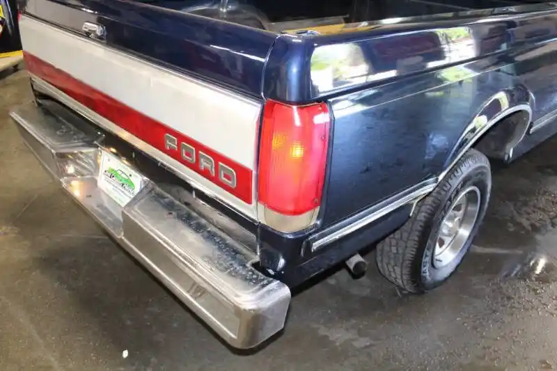 1990 Ford F-150 XLT Lariat