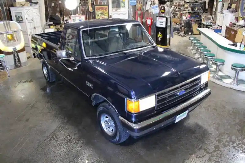 1990 Ford F-150 XLT Lariat