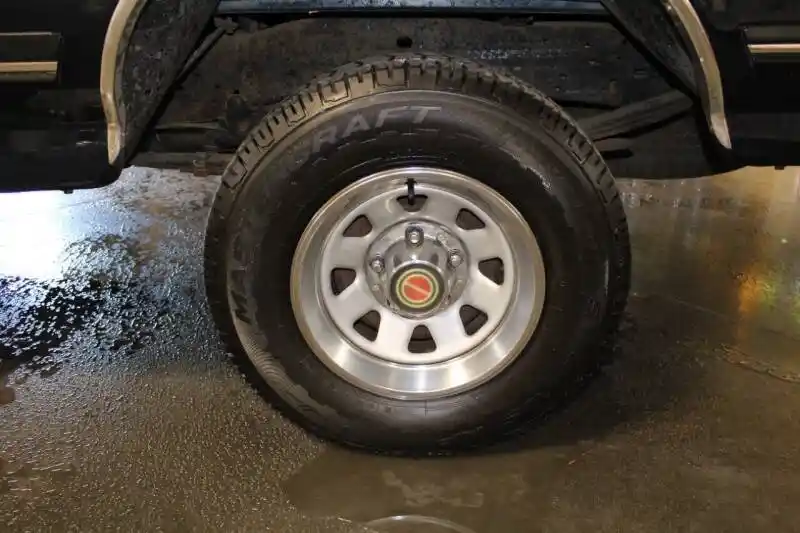 1990 Ford F-150 XLT Lariat - 5