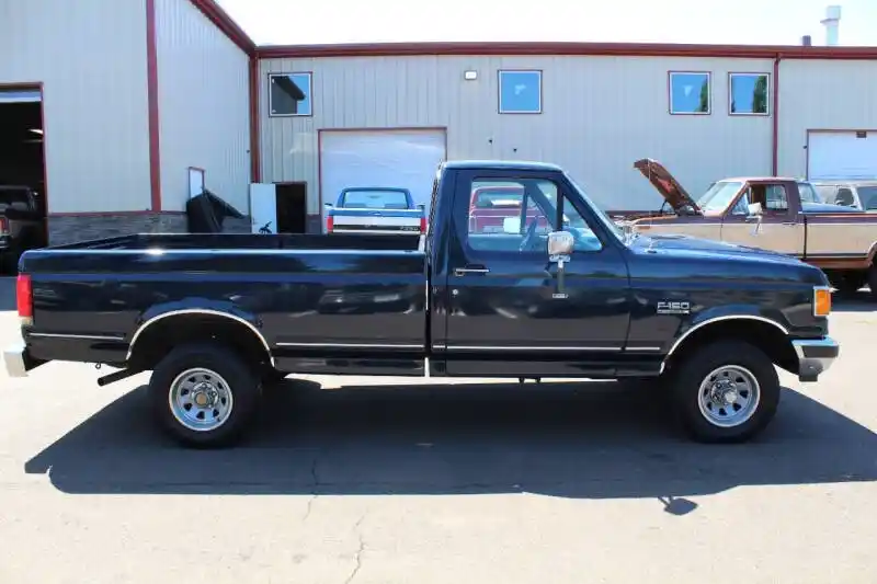 1990 Ford F-150 XLT Lariat