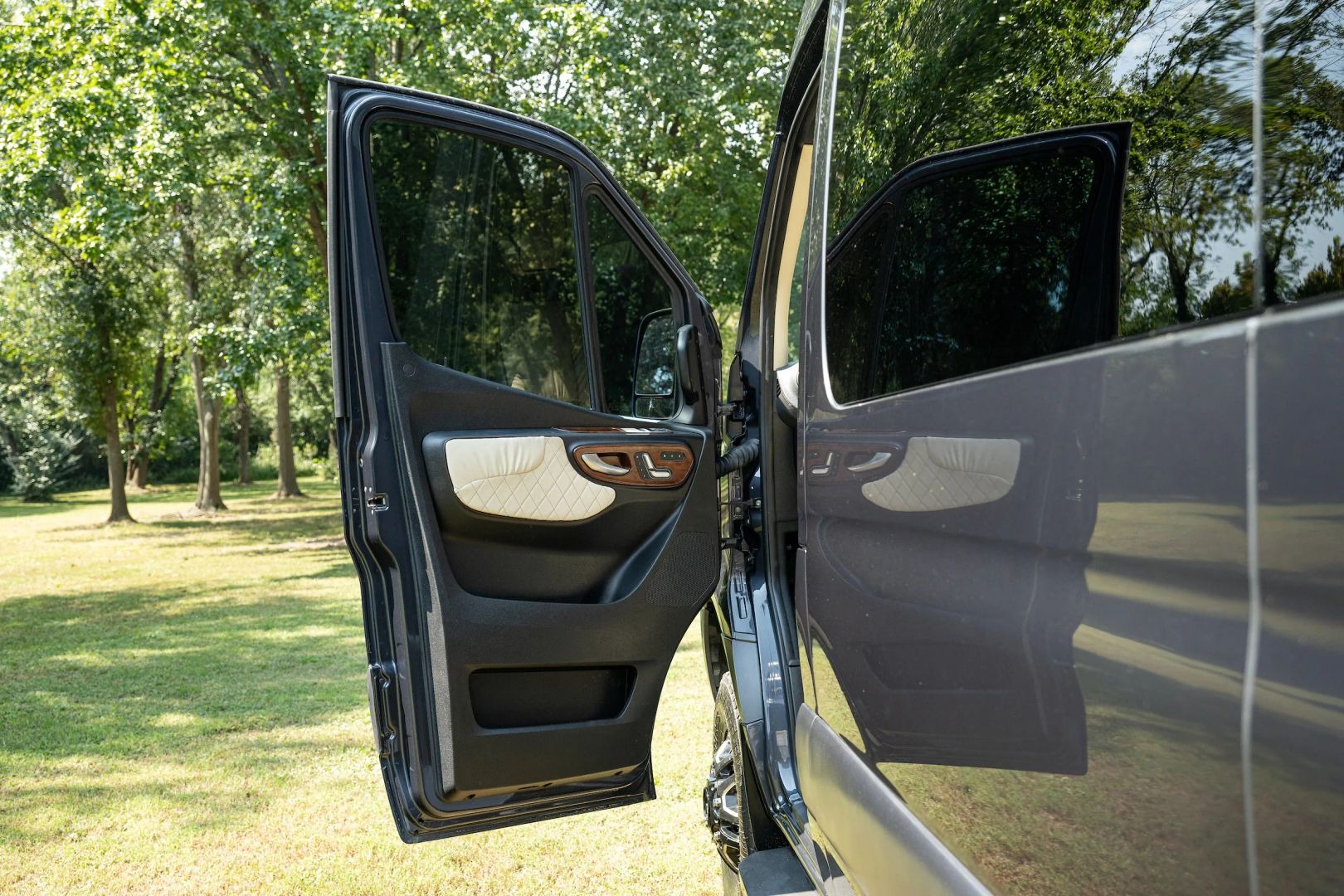 Custom 2019 Mercedes-Benz Sprinter 170 Camper