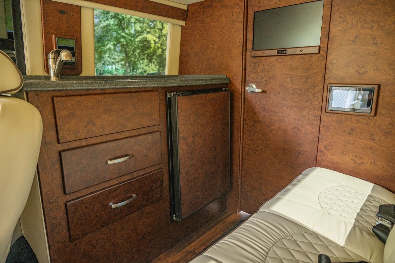 Custom 2019 Mercedes-Benz Sprinter 170 Camper