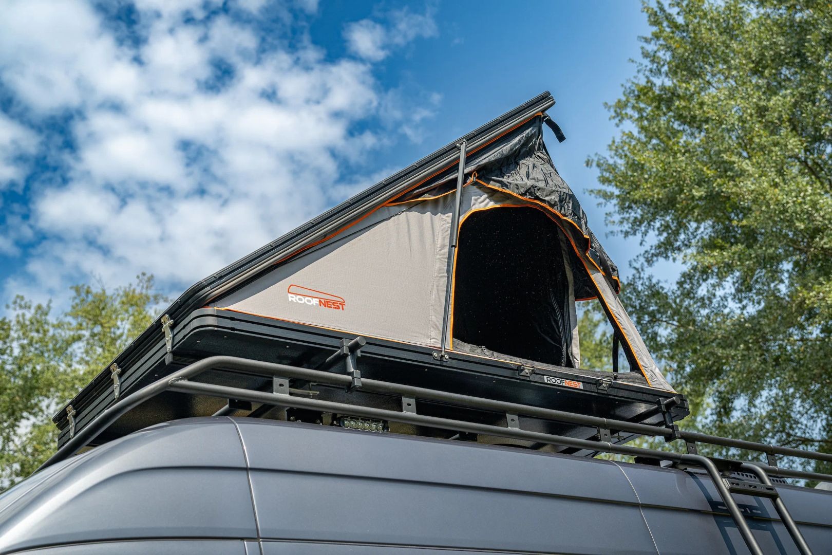 Custom 2019 Mercedes-Benz Sprinter 170 Camper